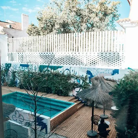 Selina Secret Garden אכסניה *