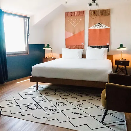 Selina Secret Garden Hostel *