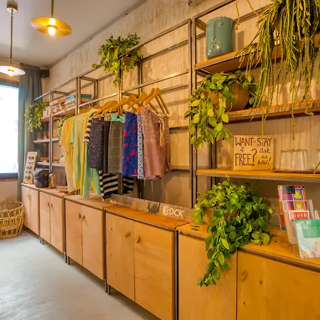 Selina Secret Garden Hostel *
