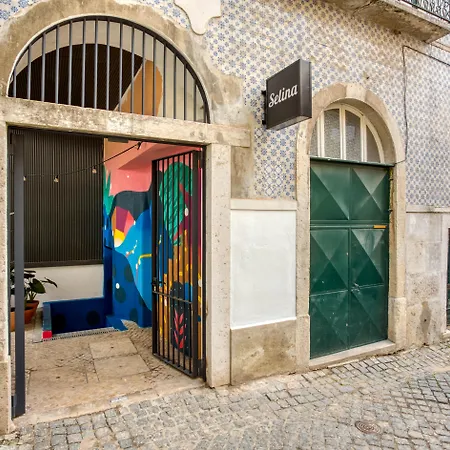 Selina Secret Garden Hostel *