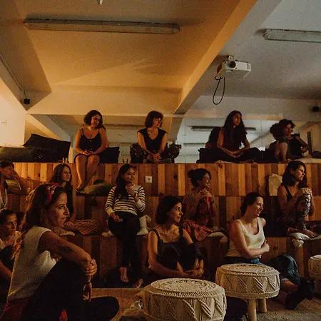 Selina Secret Garden אכסניה *