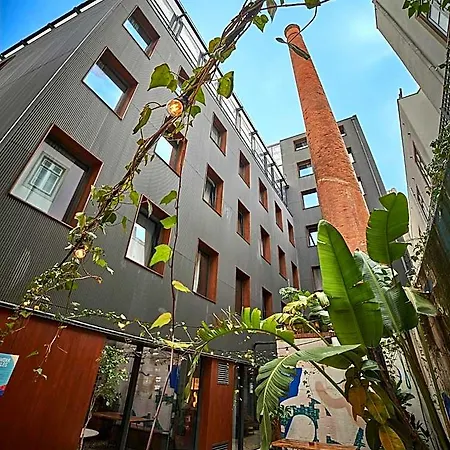 Secret Patio Albergue *