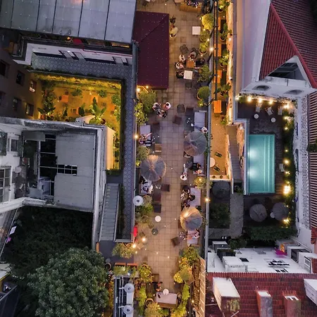 Secret Patio Hostel