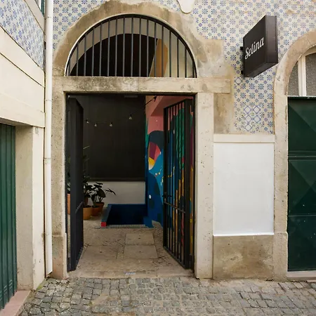 Selina Secret Garden Hostel *