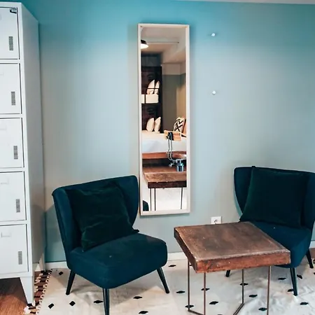 بيت شباب Selina Secret Garden